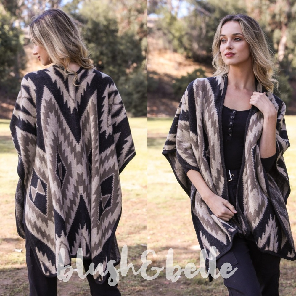 Seasonal Closeout LAST ONE // Folk Style Ruana - Picture 5 of 8